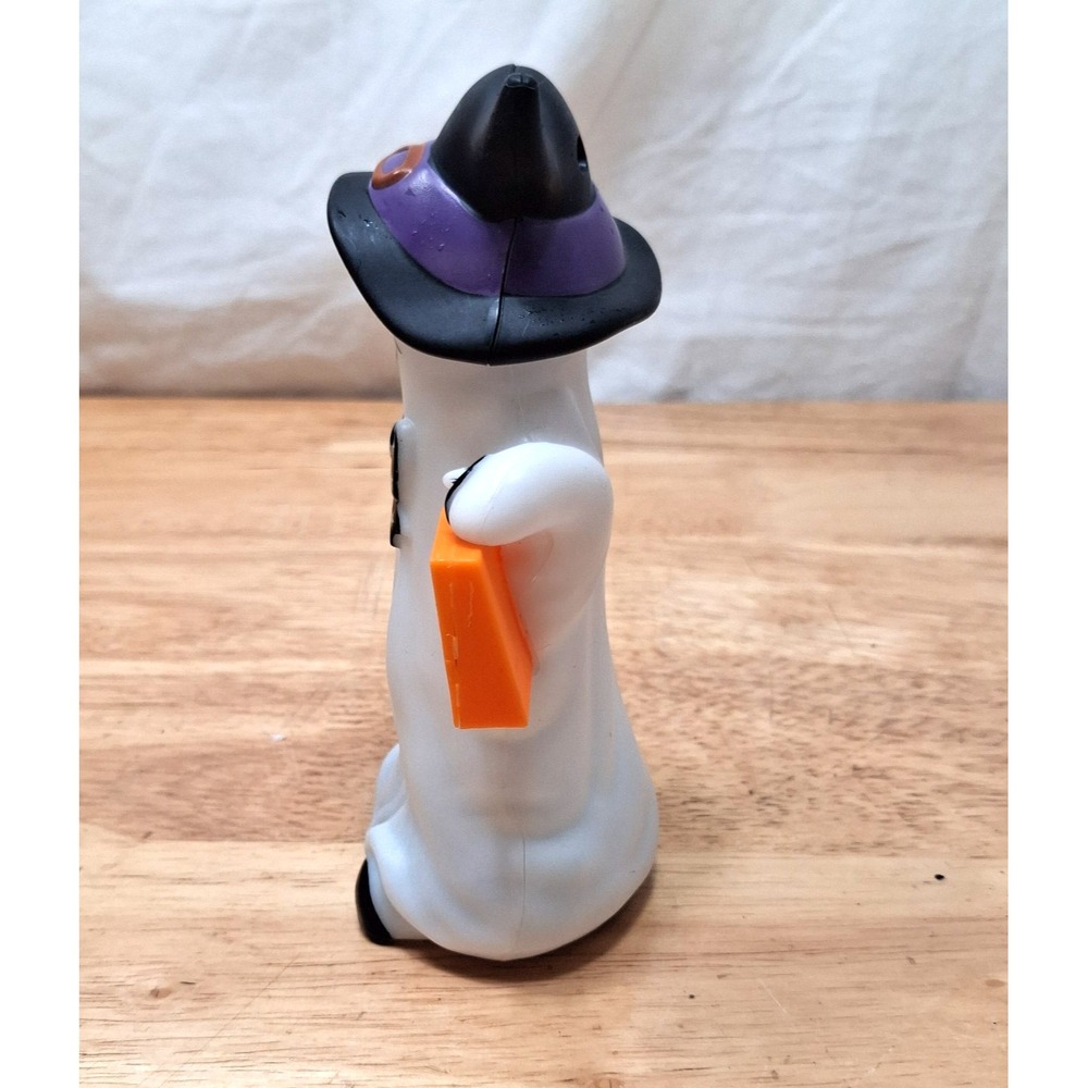 Halloween Ghost Motion Activated Light Up "Trick Or Treat Smell My Feet" Decor - Picture 3 of 9